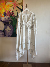 Load image into Gallery viewer, Tunic dress long sleeve made from vintage tablecloth 250920
