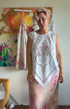 Load image into Gallery viewer, 26183 Antique Linen Cutwork Tablecloth Top