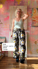 Load image into Gallery viewer, Suzani pants 26010