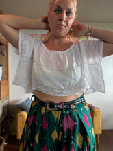 Load image into Gallery viewer, Cropped vintage linen top