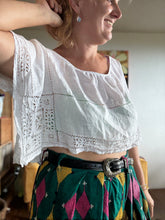 Load image into Gallery viewer, Cropped vintage linen top