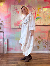 Load image into Gallery viewer, Tunic dress long sleeve made from vintage tablecloth 250920
