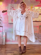 Load image into Gallery viewer, Tunic dress long sleeve made from vintage tablecloth 250920