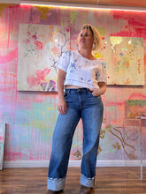Load image into Gallery viewer, White linen top with blue stitching 250933