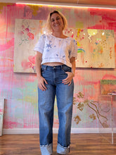 Load image into Gallery viewer, White linen top with blue stitching 250933