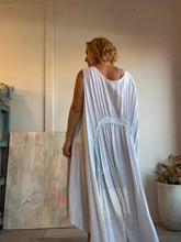 Load image into Gallery viewer, linen circle cinch dress