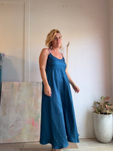 Load image into Gallery viewer, Long blue dress