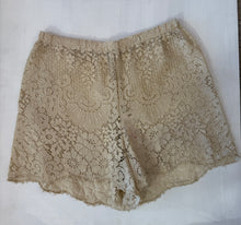 Load image into Gallery viewer, Shorts made from vintage pillowcases 2403