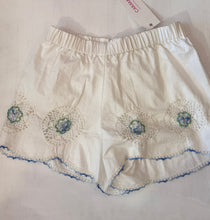 Load image into Gallery viewer, Shorts made from vintage pillowcases 2403
