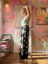 Load image into Gallery viewer, Suzani pants 26010