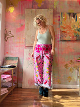 Load image into Gallery viewer, Suzani pants 26009