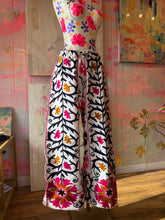 Load image into Gallery viewer, Suzani pants 26007