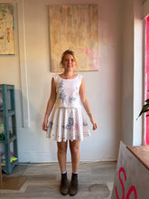 Load image into Gallery viewer, Aplique circle skirt