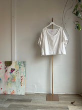 Load image into Gallery viewer, White short sleeved vintage linen top 25005
