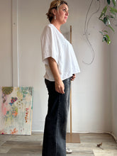 Load image into Gallery viewer, White short sleeved vintage linen top 25005