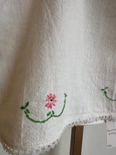 Load image into Gallery viewer, Rickrack strap vintage embroidery top