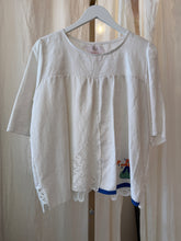 Load image into Gallery viewer, top made with vintage appliqué 25009