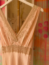 Load image into Gallery viewer, 1940's bias cut slip dress V26031
