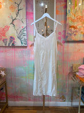 Load image into Gallery viewer, V26035 white cotton slip