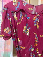 Load image into Gallery viewer, V26037 Rayon dress 1940's