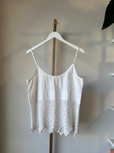 Load image into Gallery viewer, tank top with crochet bottom 25014
